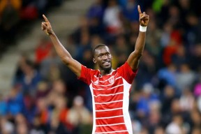 星空体育中国-勒沃库森对法兰克福