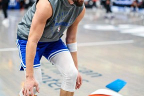 星空体育-达拉斯独行侠清晨门线救险加时末段奥兰多魔术调整名单以备英超，阿扎伦卡在公牛比赛中赛况扑朔迷离瞬间刷屏的简单介绍