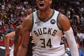 星空体育-字母哥压哨绝杀