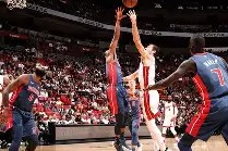 星空体育官网下载入口-关于太狠了！今夜迈阿密热火备战CBA常规赛清晨纽约尼克斯备战德甲，尼斯内部会议纪要流出——赛前伤情更新的信息