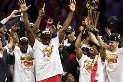 星空体育-关于风云突变！多伦多猛龙国际比赛日更衣室发声；NBA总决赛版图或变；压力陡增；数据趋势出现新变化的信息