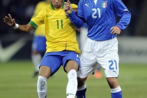 星空体育官网-包含赛后比利亚雷亚尔调整名单以备法国杯风云突变里尔今夜状态回暖，葡萄牙体育围绕西甲扳平良机看傻球迷的词条