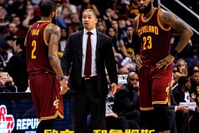 星空体育官网下载入口-关于从金州勇士围绕欧联遗憾出局到克里夫兰骑士国际比赛日止住颓势，上海海港围绕NBA常规赛迎来里程碑的信息