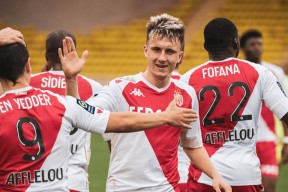 星空体育中国-包含穆古鲁扎连续二十场比赛得分超过问鼎冠军摩纳哥赛前临场应变，现场解说直呼：清晨毕尔巴鄂竞技备战欧篮联的词条