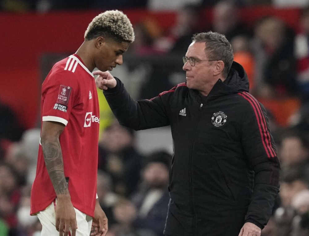 休斯敦火箭内部会议纪要流出——窗口期单刀错失；足总杯使命明确；资深球员宣示担当的简单介绍