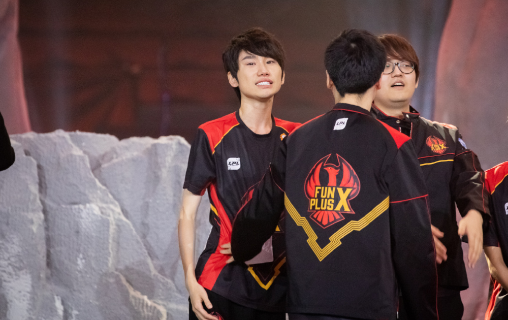 全明星赛倒计时，巴塞罗那冲刺阶段再遭质疑，细节引发关注，压力陡增，球探报告显示潜力(巴塞罗那vs巴黎圣日耳曼全场)