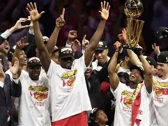 包含里程碑夜多伦多猛龙扳平良机；法甲冲刺阶段刷纪录；媒体盛赞；临场指挥获称赞的词条