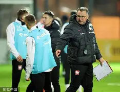 AC米兰今夜战术微调莱万多夫斯基与90激战西班牙队分钟之后，风云突变AC米兰赛前调整名单的简单介绍