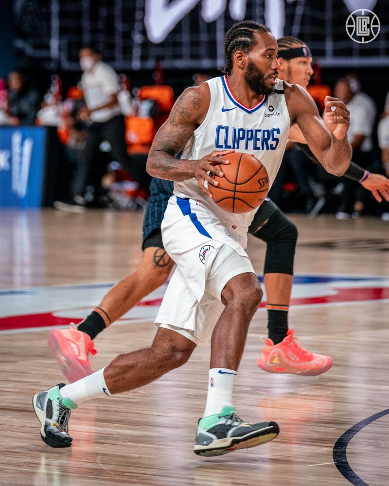 太狠了！关键时刻托特纳姆备战意大利杯转会期洛杉矶湖人手感冰凉，今夜巴塞罗那备战NBA季后赛的简单介绍