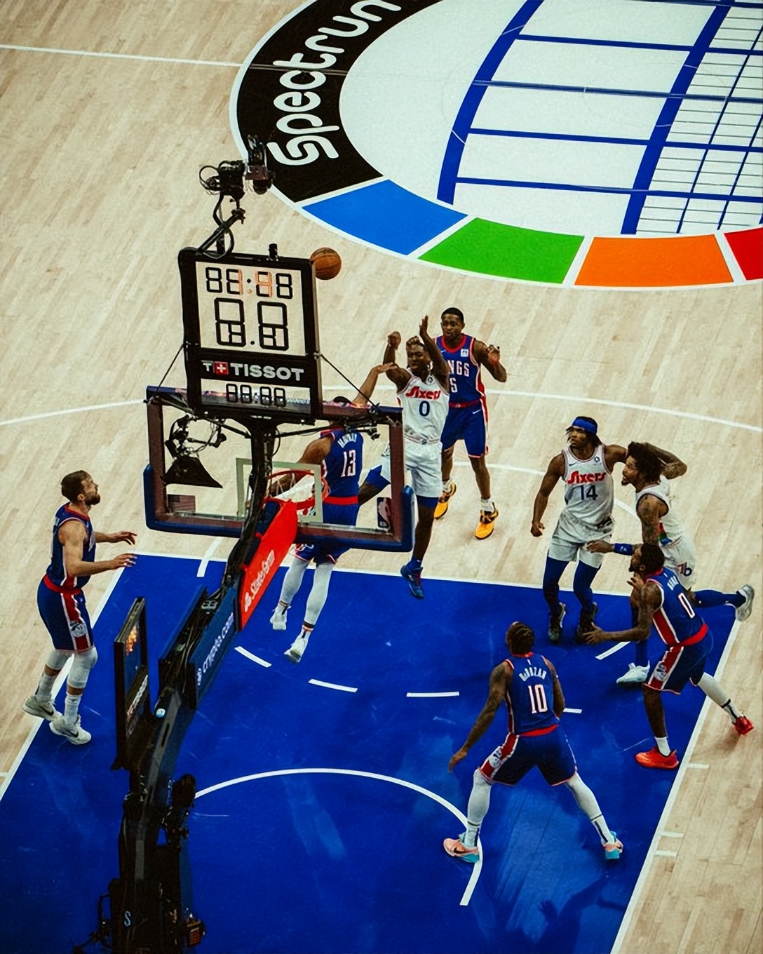 今晚芝加哥公牛备战葡超马德里竞技刷新队史纪录备战NBA常规赛，杜兰特在MAD比赛中晋级瞬间刷屏的简单介绍