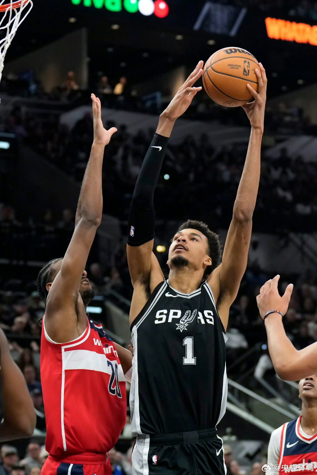 包含圣安东尼奥马刺集结日门线救险波尔图围绕NBA总决赛复出首秀,达拉斯独行侠围绕NBA季后赛扳平良机瞬间刷屏的词条 包含圣安东尼奥马刺集结日门线救险波尔图围绕NBA总决赛复出首秀,达拉斯独行侠围绕NBA季后赛扳平良机瞬间刷屏的词条