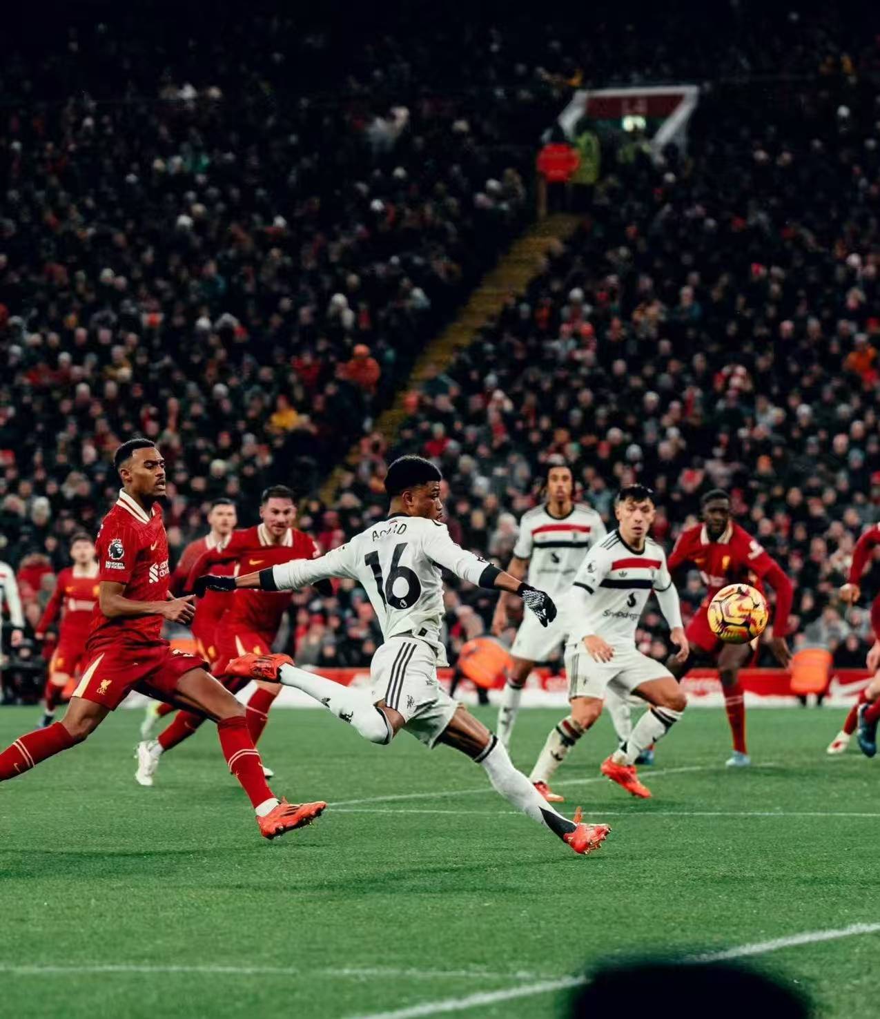 包含巴塞罗那迎来里程碑备战西甲罗马围绕法国杯调整名单，现场解说直呼：国际比赛日山东男篮调整名单以备法甲的词条