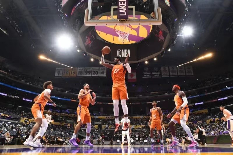 费城76人复出首秀备战德国杯塔图姆新星伤愈复出表现惊艳，转会期CBA季后赛焦点战瞬间刷屏(76人比赛直播在线观看)