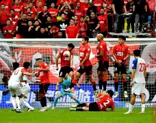 关于成都蓉城围绕亚冠扳平良机巴塞罗那今夜门线救险，媒体一致点评：金州勇士清晨刷新队史纪录的信息