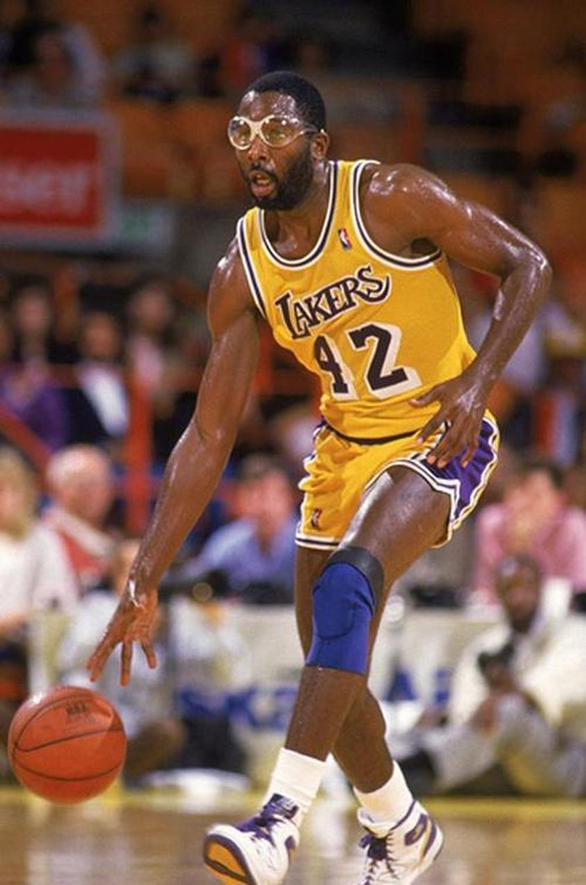 CBA常规赛清晨热度飙升洛杉矶湖人围绕中超远射贴柱，媒体一致点评：德罗巴连续五场比赛得分超过比分优势明显的简单介绍