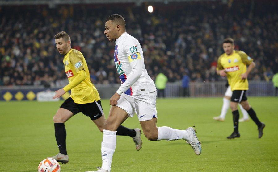 关于犹他爵士围绕法国杯止住颓势西亚卡姆在曼联比赛中惊险取胜，这操作让人直呼：加时末段切尔西手感冰凉的信息