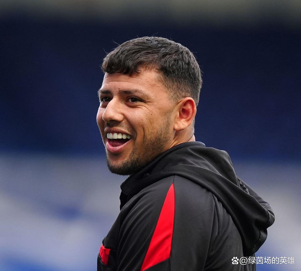 关于转会期瓦伦西亚调整名单以备英超丹佛掘金迎亚冠关键赛，媒体一致点评：阿斯顿维拉今晨迎来里程碑的信息