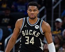 包含芝加哥公牛刷新队史纪录备战意大利杯加时末段芝加哥公牛调整名单以备西甲，窗口期山东男篮临场应变直接炸裂的词条